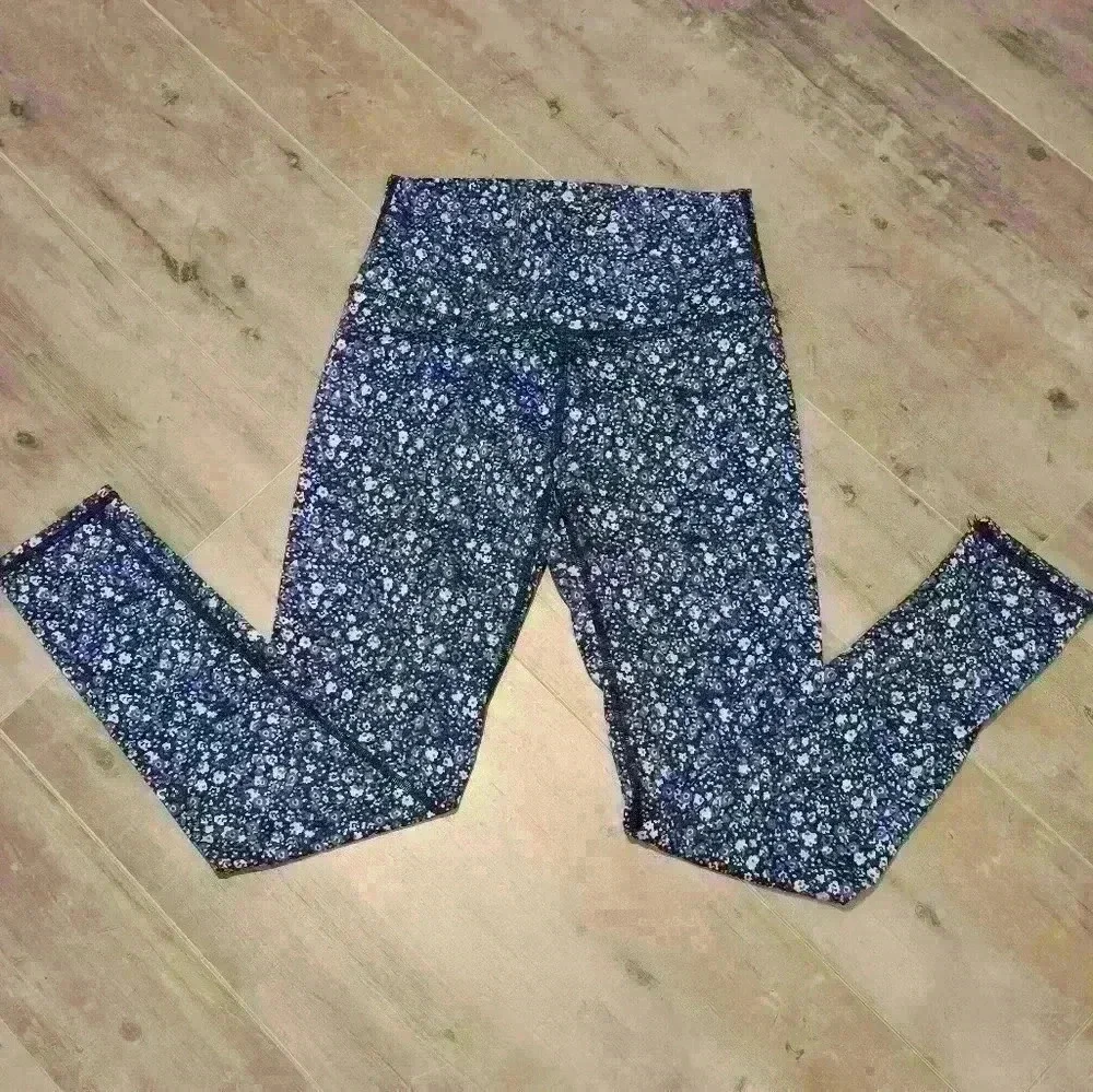 Aerie Floral Chill Play Leggings